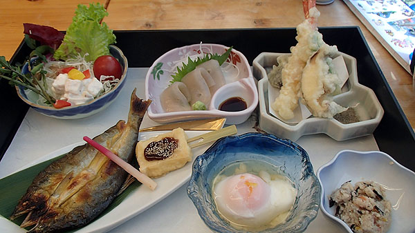 高級ホテルのレストランの様なお店